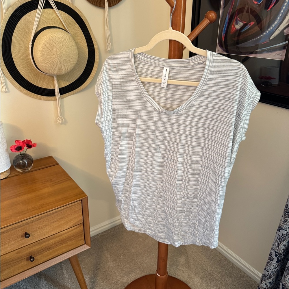 Athleta Light Gray Striped Tee size small